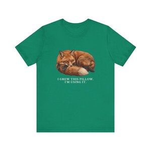 I Grew This Pillow Shirt, Funny Red Fox Tee, Sleepy Nap Lover Gift, Cottagecore Animal Graphic T-Shirt, Cute Fox bild 12
