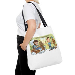 Borsa tote con citazione divertente sulla produttività: "La perfezione è nemica del bene" - Regalo immagine 20