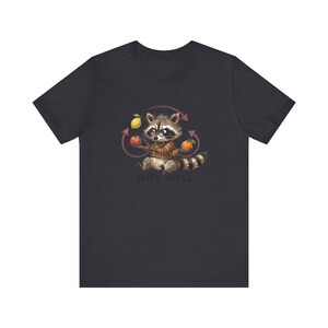 Mills Mess Raccoon Juggler Graphic Tee - Funny Juggling Animal Gift Bild 8