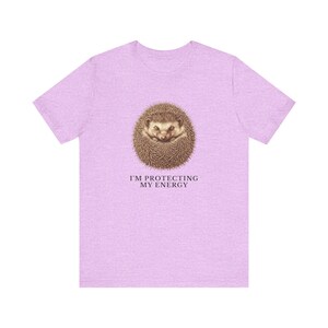 Protecting My Energy Hedgehog T-Shirt Bild 17