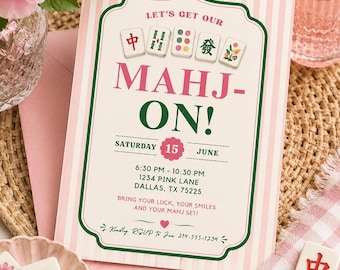 Pode incluir: Um cartão de convite retangular com uma borda de listras rosas e brancas, apresentando cinco peças de mahjong no topo. O texto diz LET'S GET OUR MAHJ-ON! SATURDAY 15 JUNE, 6:30 PM - 10:30 PM, 1234 PINK LANE DALLAS, TX 75225, BRING YOUR LUCK, YOUR SMILES AND YOUR MAHJ SET! KINDLY RSVP TO JEN 214-555-1234.