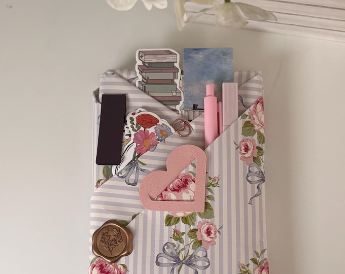 Spicy - PreLoved Book Bundle with Stationery treats