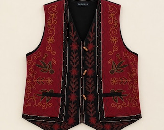 Geborduurd etnisch vest | Folk-bohostijl | Houten knevelknopen | Gemaakt in Duitsland