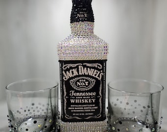 Decantador de Jack Daniel's adornado con brillantes y 2 vasos a juego.