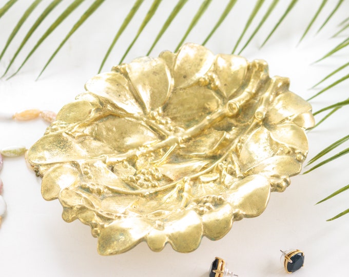 Brass Mistletoe Bowl | Vintage Virginia Metalcrafters Mistletoe Jewelry Dish