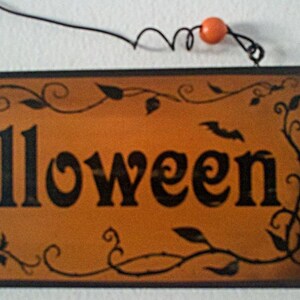 Halloween Sign ,Halloween decor,Happy Halloween, Fall Decor, Vintage Halloween,wood hanging decor ,Two sizes available image 2