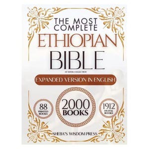 Puede incluir: Una portada de libro con el título "THE MOST COMPLETE ETHIOPIAN BIBLE" en letras grandes y en negrita. La portada presenta elementos decorativos dorados ornamentados y texto que indica una versión inglesa ampliada con 2000 libros, incluidos 88 impresos y 1912 digitales.