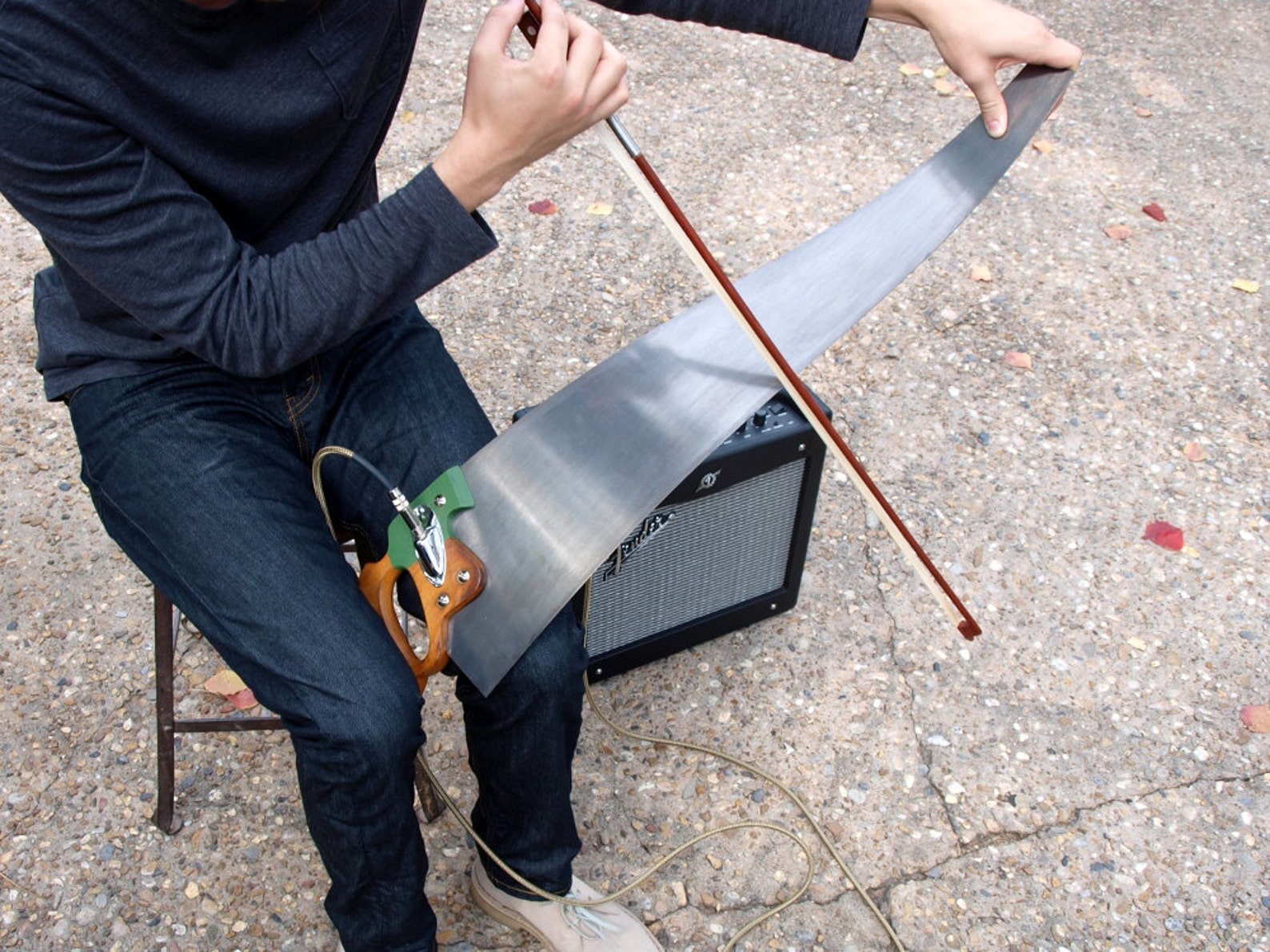 Пилли музыкальный инструмент. Как поет пила. Пила музыкальный инструмент. Как поет пила. Как поет пила.