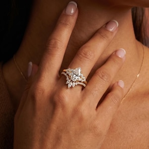 2ct Vintage 14k Gold Moissanite Engagement Ring Set, Pear Cut Lab Diamond Cluster Ring, Dainty Stackable Wedding Band Christmas Gift for Her