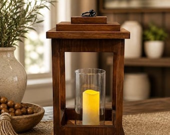 Lanterne en bois fabriquée à la main : décoration de ferme rustique, poignée en métal noir (15 po. H)