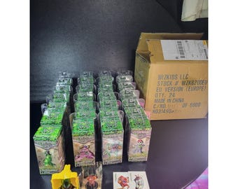 Creepy Freaks the Gross-out 3D Trading Game 24ct BOO-ster Case