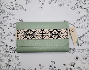 Bolso de mano artesanal en piel sintética reciclada verde salvia y beige – estampado art déco – Hecho a mano en Francia – Regalo para mujer