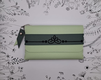 Bolsita artesanal de piel sintética verde reciclada: elegante y práctica, hecha a mano en Francia, regalo para mujer.