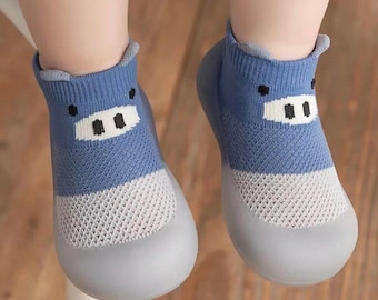 Breathable children's shoes with silicone soles for sale.
