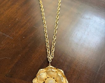 Collier à pendentif fleur en or vintage - Bijoux pour femme