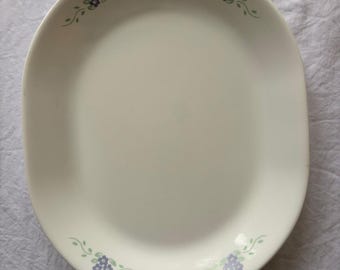 Bandeja de servir vintage Corelle by Corning con estampado de nomeolvides. Perfecta.