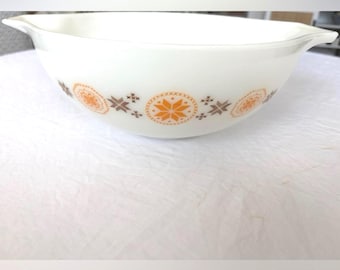 bol à mélanger vintage Cendrillon ville et campagne en pyrex avec motif géométrique.