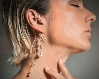 Halo: Brincos de arame com cristais Swarovski e cristais antigos reciclados – Peça única – Não requer furo na orelha