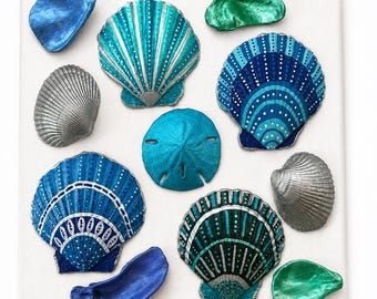 Handgemalte metallische Muschelkunst. Blau, Grün, Silber. 8x8 gewickelte Leinwand. Küsten Dekor.
