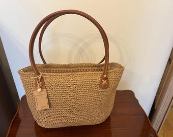 Bolso de mano de ganchillo hecho a mano, bolso de paja estilo boho con correas de cuero, bolso de playa de verano, bolso de hombro de fibra natural.