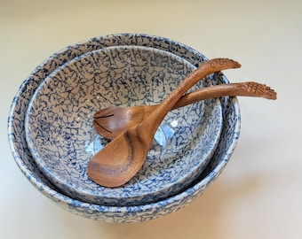 Große Vintage Marshall Pottery Spongeware Nistschalen | Blaues Spongeware Rührschüssel-Set | Bauernhaus Keramik | Steingut Schalen