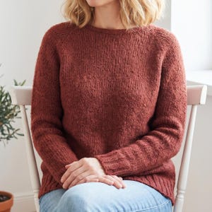 Minimalistisk raglantröja stickmönster, sömlös tröja uppifrån och ner, klassisk stickad pullover