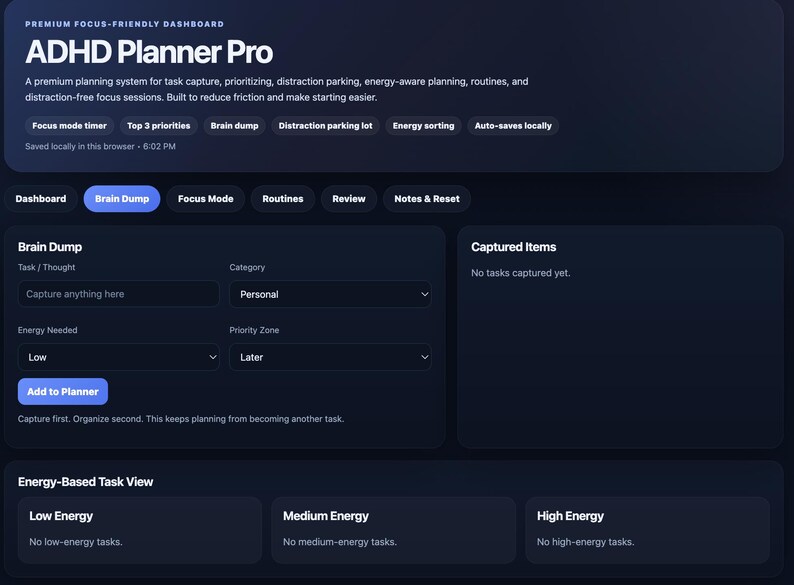 Puede incluir: Interfaz del panel de control ADHD Planner Pro con un tema azul oscuro. Incluye captura de tareas, priorizaci&oacute;n y planificaci&oacute;n consciente de la energ&iacute;a. La interfaz tiene secciones para Brain Dump, Focus Mode y Rutinas.