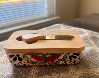 Talavera ceramic butter dish with lid & spreader. Lead free