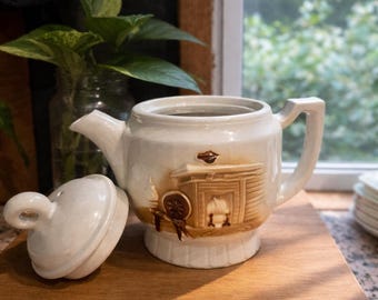 Vintage teapot by Porcelier made in the USA in the 1930s.