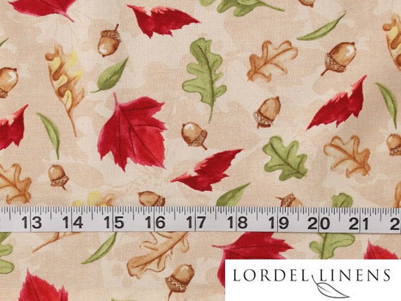 Fall Leaves Table Runner, 36 or 72 Table Runner, Leaves and Acorns, Red, Green and Tan, Modern Table Runner, Home Decor 画像 3