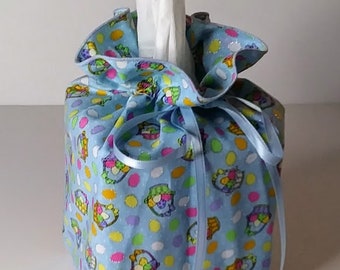 Easter Tissue Cover, Small Easter Eggs and Baskets with Glitter on Blue background, Tissue Cover, Easter Decor