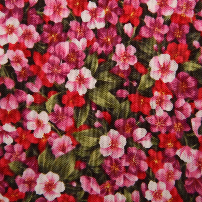 Cherry Blossom Scalloped Napkins main image 1