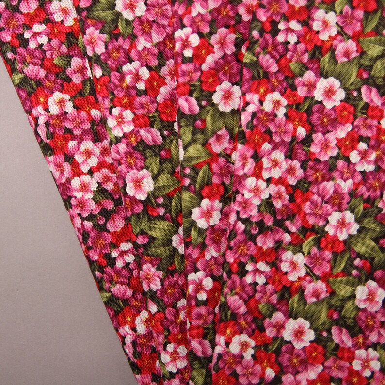 Cherry Blossom Scalloped Napkins main image 0