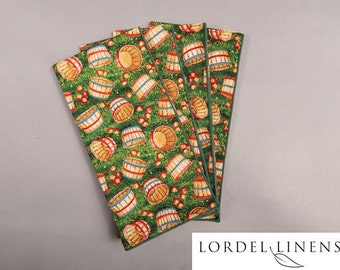 Apples and Baskets Napkins, Set of 4 Napkins, Apples, Apple Baskets, Home Decor, Table Accents