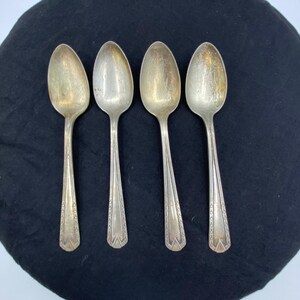Vintage R.C. Co. Teskedar Silver Castle Tallrik Set med 4 (6") Silverpläterad MCM