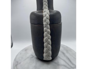 Vintage studio aardewerkkunst grote vaas pot kunstenaar gesigneerd "S" blauw gevlochten bruin