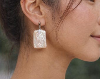 Pendientes asimétricos de perlas barrocas: perlas cuadradas llamativas, joyería minimalista única, diseño orgánico.