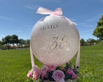 Spersonalizowane różowe pudełko na balony z kwiatowym wzorem | Luksusowy prezent na 30. urodziny dla niej