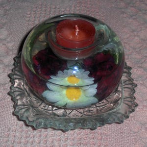 Vintage Tealight Water Globe Candle Holder Floating Roses Daisies Snow Globe Dish Figurine