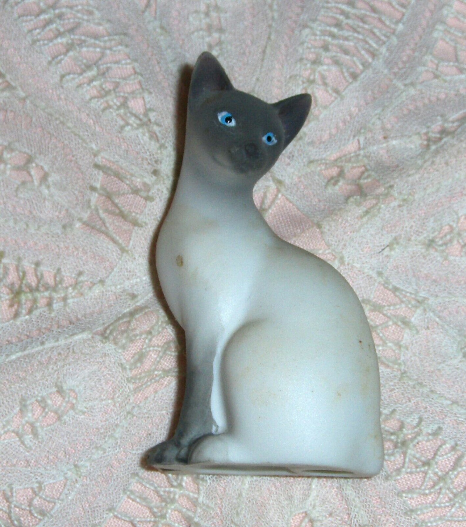Vintage Avon 1984 Siamese Cat Figurine Porcelain Bisque Kitten Large