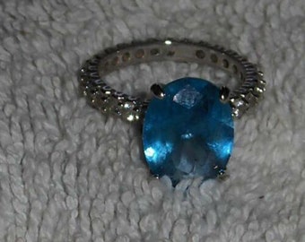 Aquamarine Glass Stone Ring Silver Toned Turquoise Rhinestone Band Size 6 Vintage Costume Jewelry
