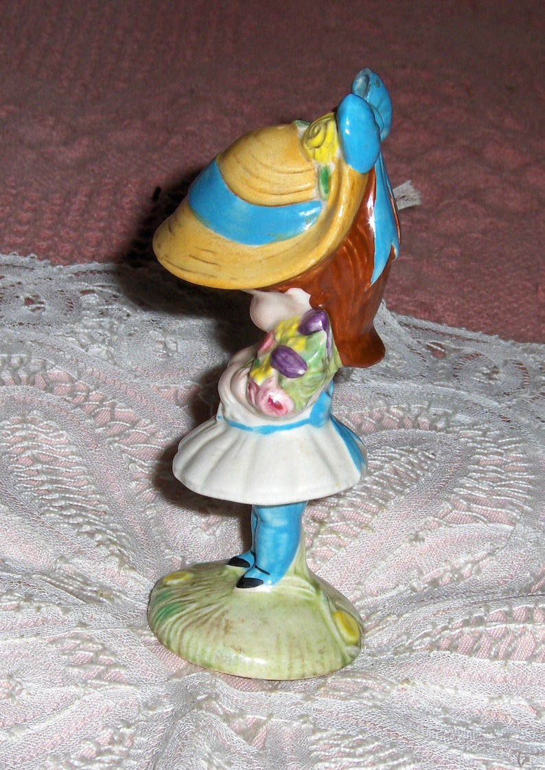 Joan Walsh Anglund Little Girl Beswick Figurine England Vintage Girl In Bonnet /& Flowers