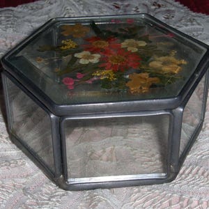 Vintage Colorful Glass Trinket Box Floral Bouquet Pressed Flower Glass Jewelry Box Figurine