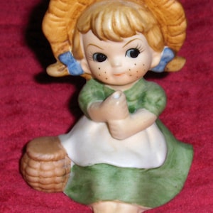Vintage Little Country Folk Art Girl Figurine Porcelain Child In Bonnet Carrying Basket
