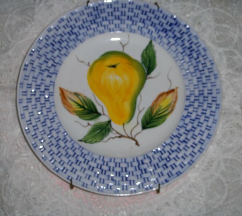 Vtg Intrada Italy Porcelain Ceramic Pear And Leaves Dish Fruit Plate Wall Hanging