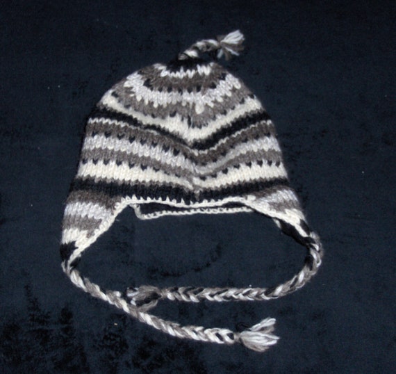 Hand Knitted Ski Hat Winter Tie Hat Bartlett New … - image 3