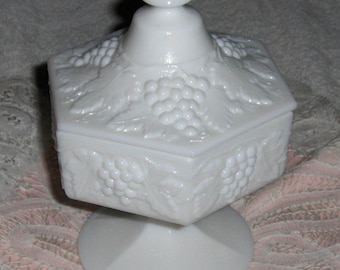 Vintage Westmoreland Milk White Compote Lid Mid Century Grape Covered Candy Dish