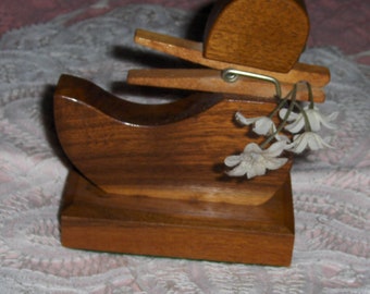 Vintage Wooden Folk Art Duck Figurine Bird Clothespin Note Card Holder Recipe Cards Paper Clip Holder Post its Beak Holder