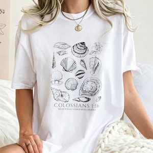 Croquis à la main vintage assortiment de coquillages colossiens 1:16 Écritures, t-shirt décontracté à manches courtes pour foi religieuse côtière pour t-shirt de plage d'église