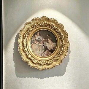 Scalloped Gold Frame, Shell Floral Embossed Border, Antique Table Wall Decor (17x17cm)